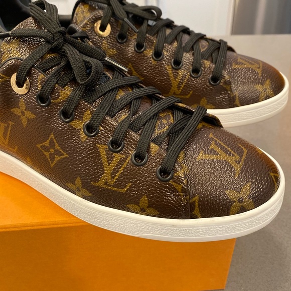 Woman Louis Vuitton Front Row Sneaker - Picture 8 of 9
